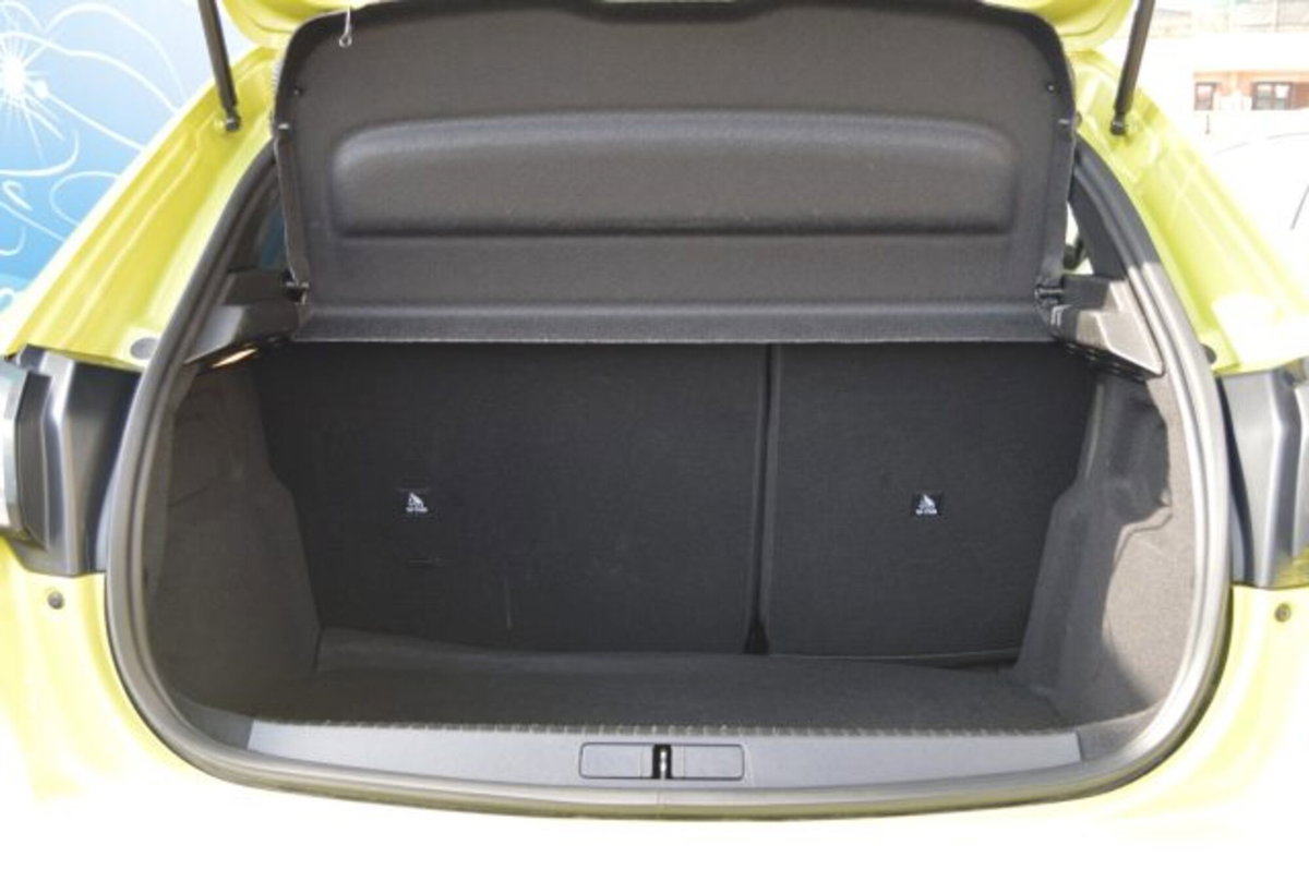 Peugeot 208 1.2 puretech Active s&s 100cv (17)