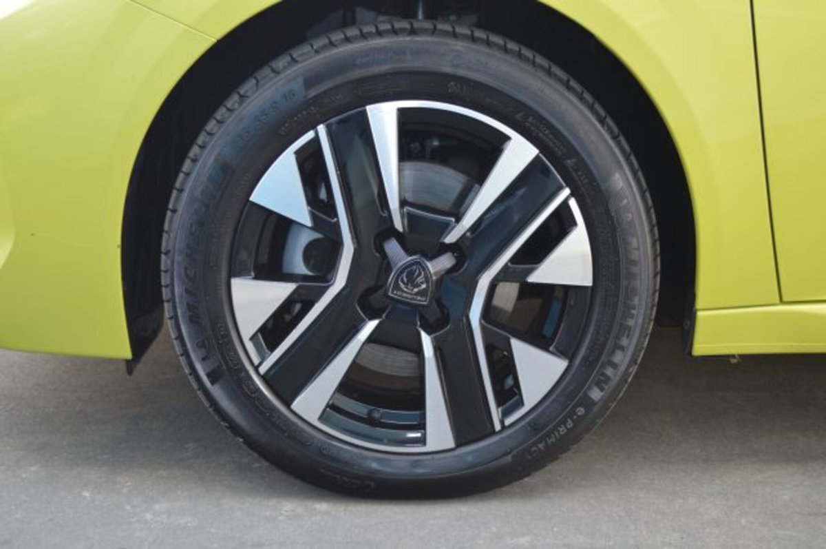 Peugeot 208 1.2 puretech Active s&s 100cv (18)