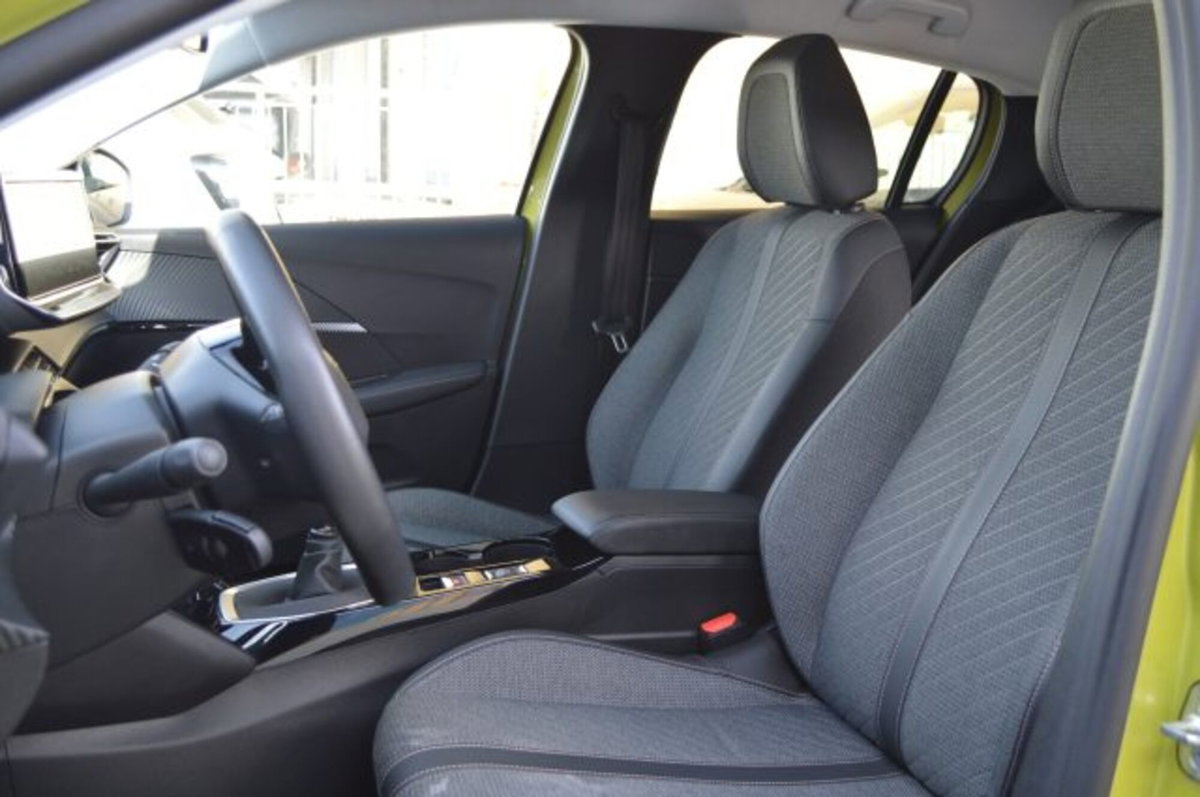 Peugeot 208 1.2 puretech Active s&s 100cv (8)
