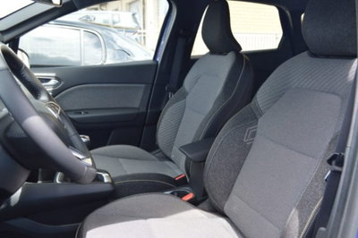 Renault Captur 1.0 eco-g Techno 100cv (8)