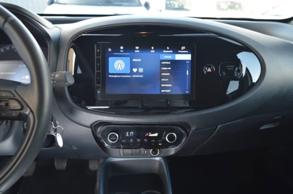 Toyota Aygo X 1.0 VVT-i 72 CV 5p. Undercover S-CVT (12)