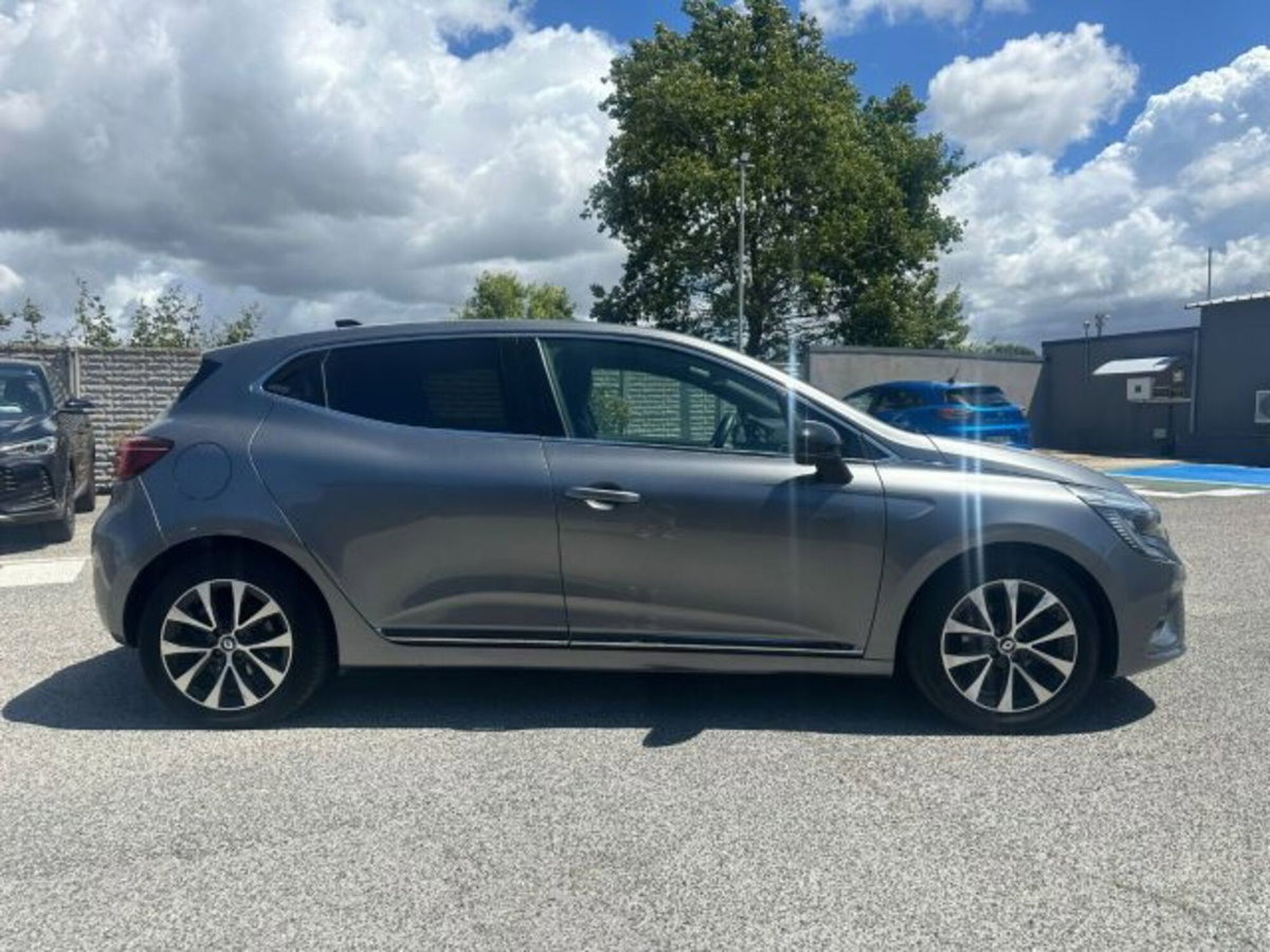 Renault Clio 1.0 tce Techno Gpl 100cv (2)