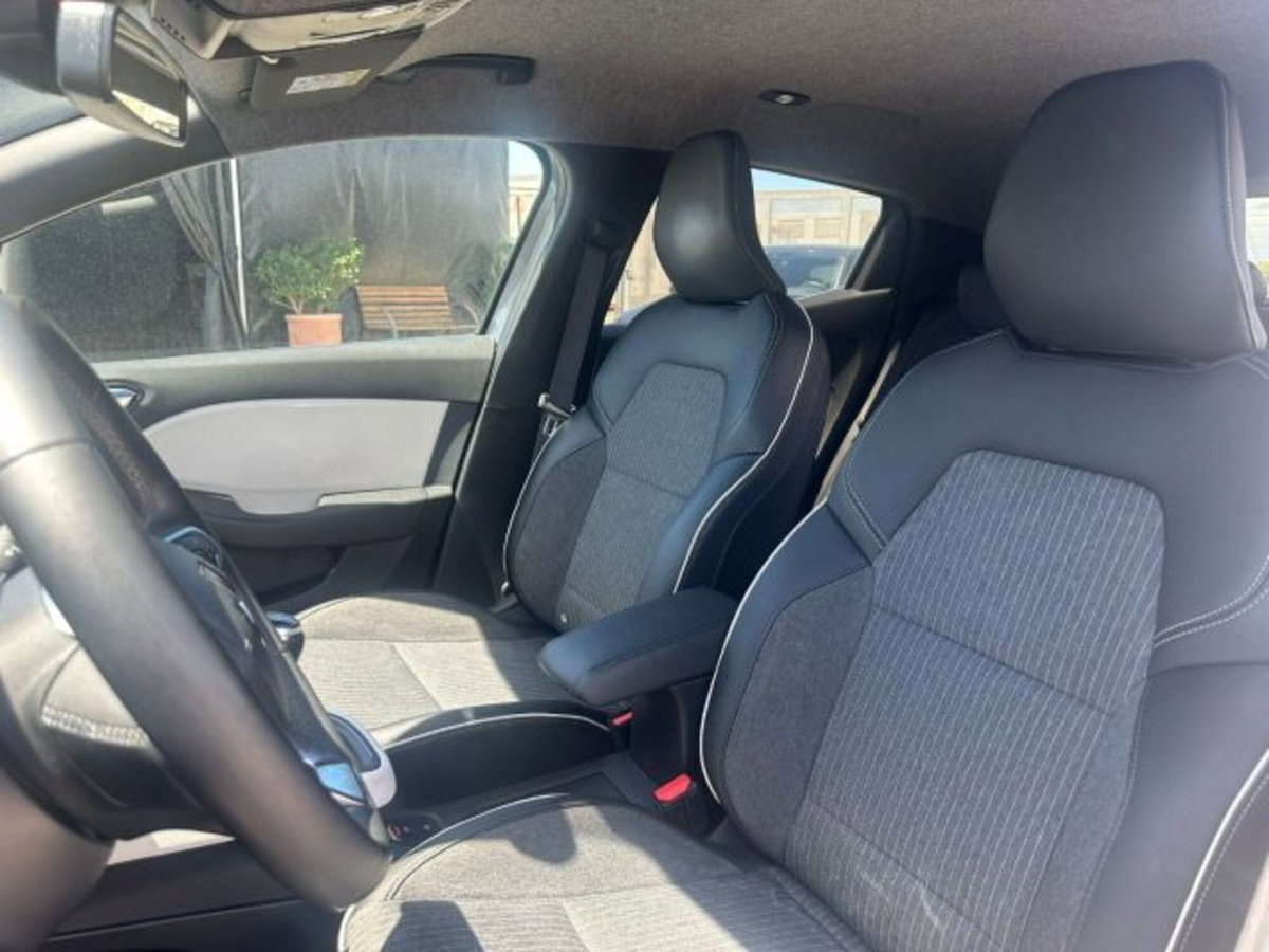 Renault Clio 1.0 tce Techno Gpl 100cv (8)