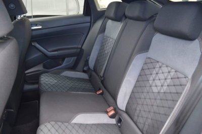 Volkswagen Taigo 1.0 tsi R-Line 115cv (9)