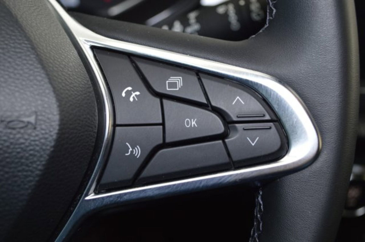 Renault Captur 1.0 tce Techno 90cv (14)