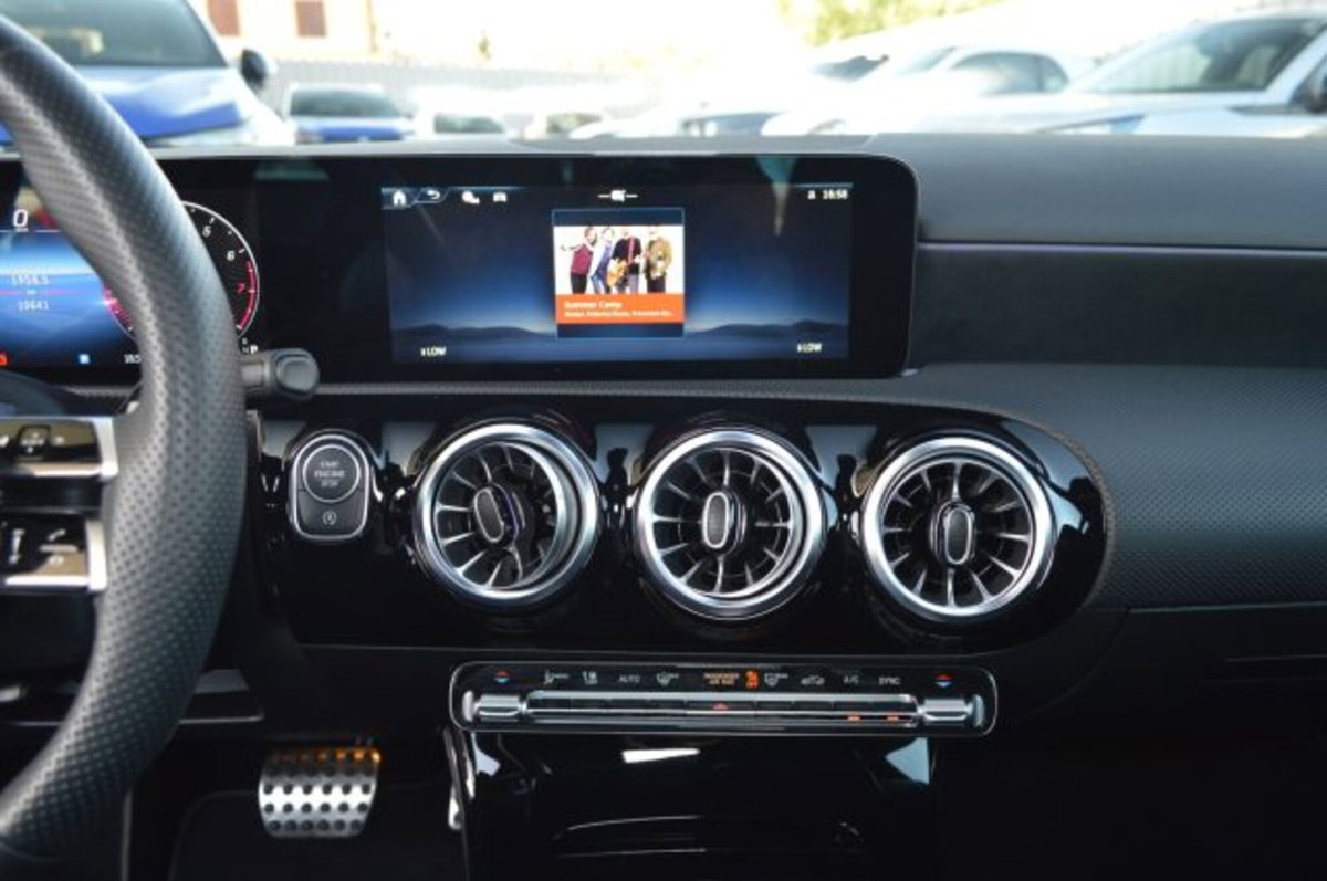 Mercedes-Benz Classe A Sedan 180 AMG Line Premium Plus auto (11)