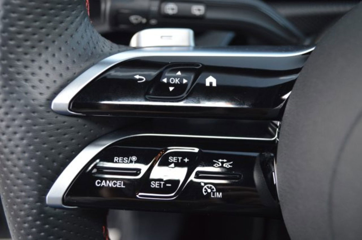 Mercedes-Benz Classe A Sedan 180 AMG Line Premium Plus auto (12)