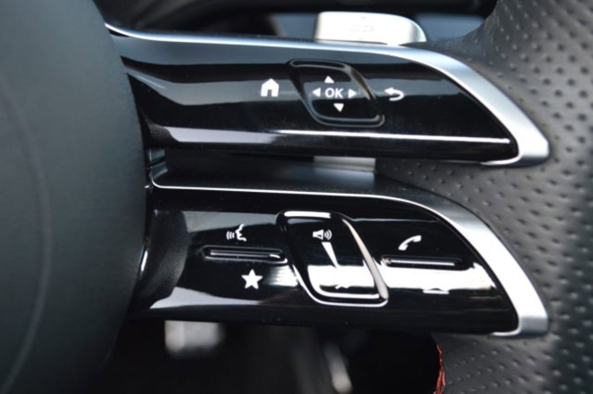 Mercedes-Benz Classe A Sedan 180 AMG Line Premium Plus auto (13)