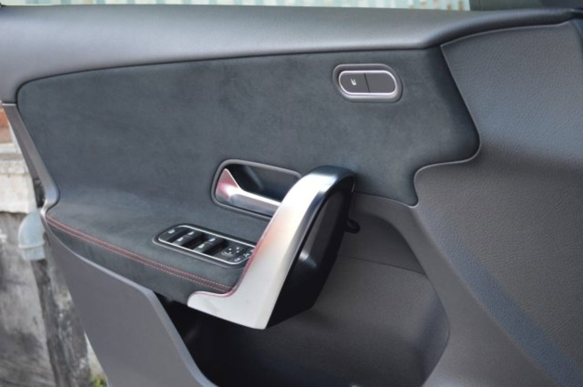 Mercedes-Benz Classe A Sedan 180 AMG Line Premium Plus auto (14)