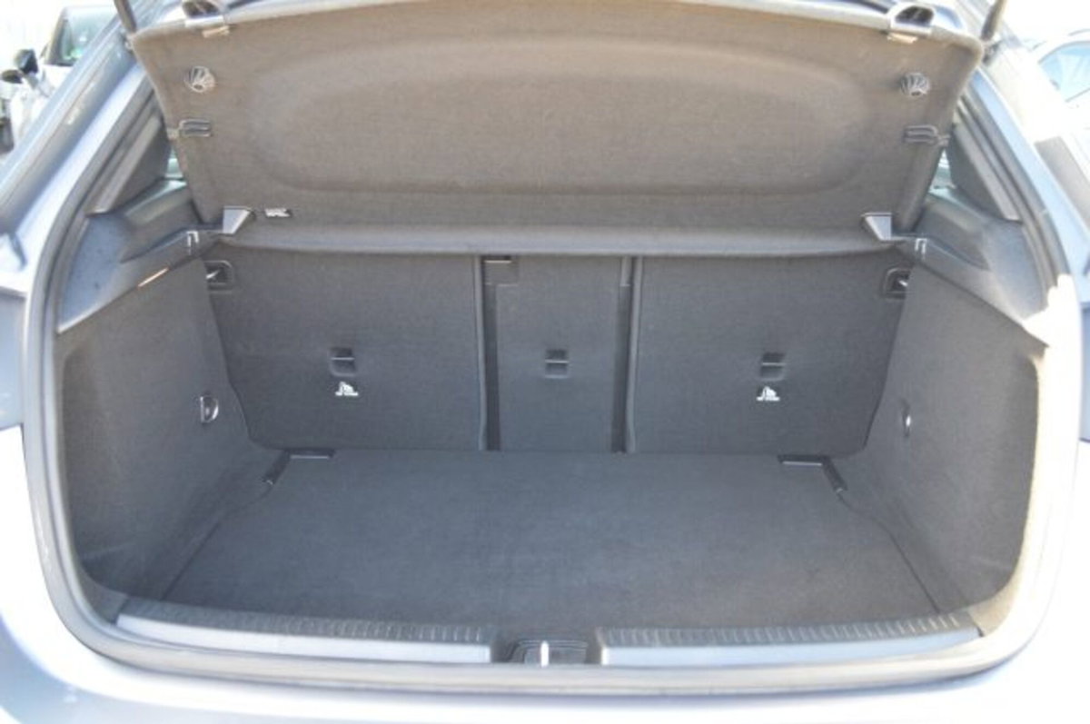 Mercedes-Benz Classe A Sedan 180 AMG Line Premium Plus auto (18)