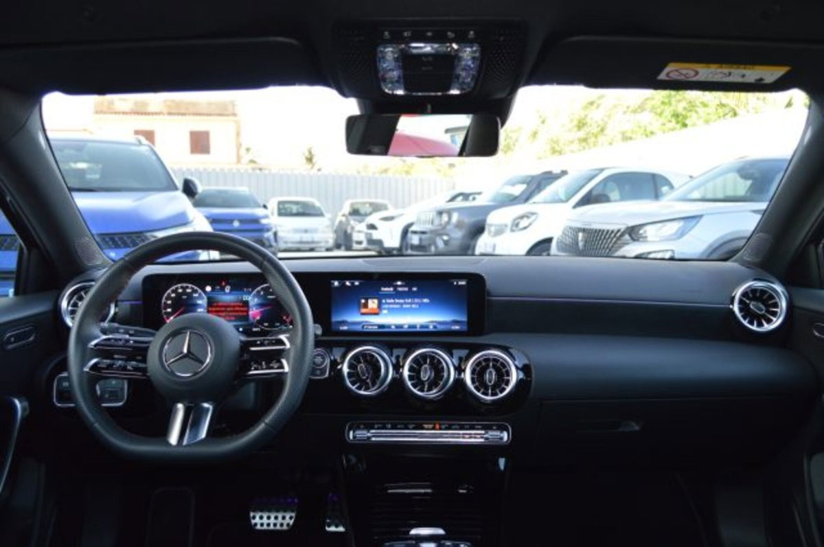 Mercedes-Benz Classe A Sedan 180 AMG Line Premium Plus auto (7)