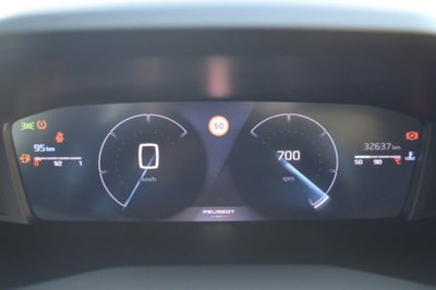 Peugeot 2008 1.2 puretech Allure s&s 100cv (11)
