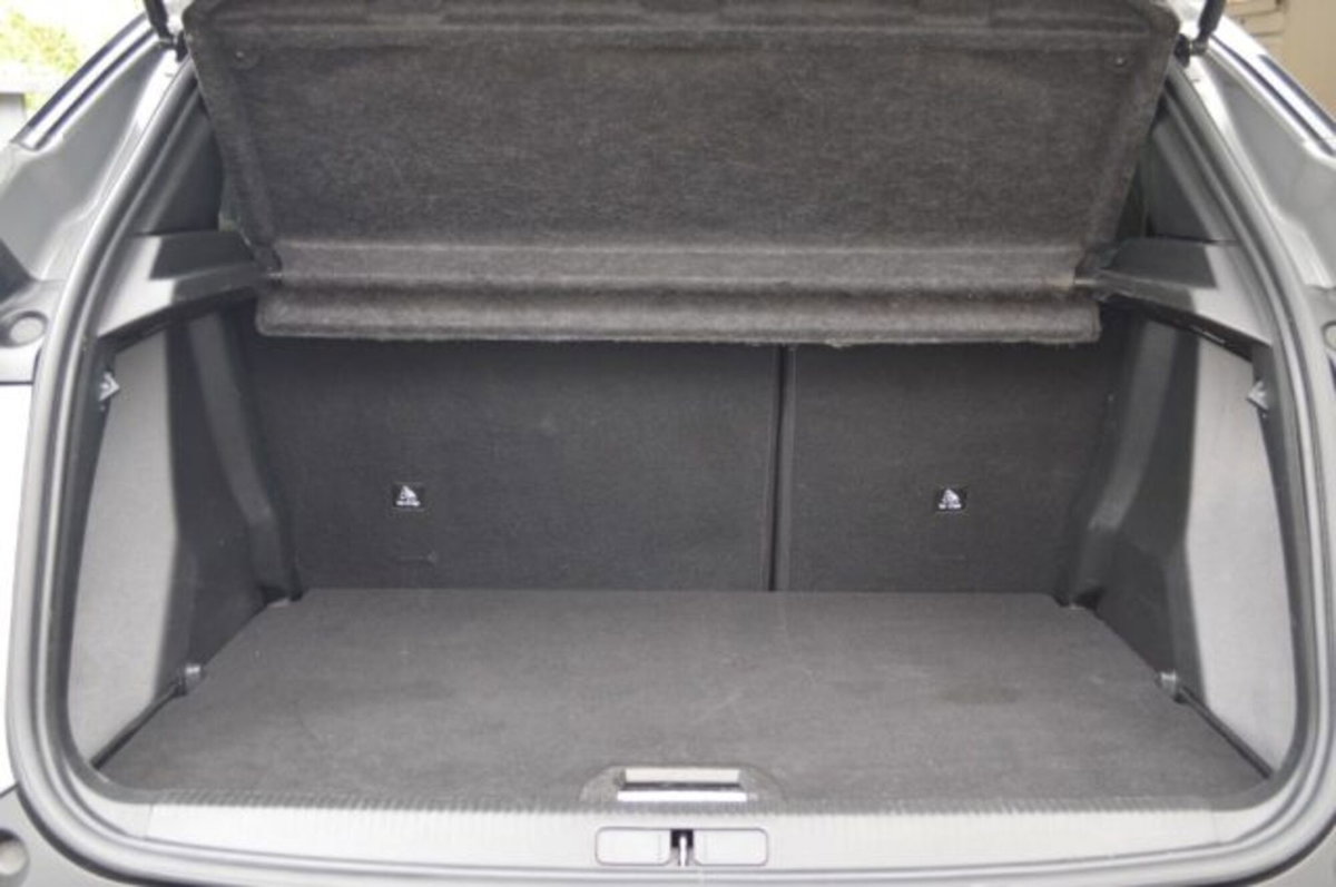 Peugeot 2008 1.2 puretech Allure s&s 130cv eat8 (18)