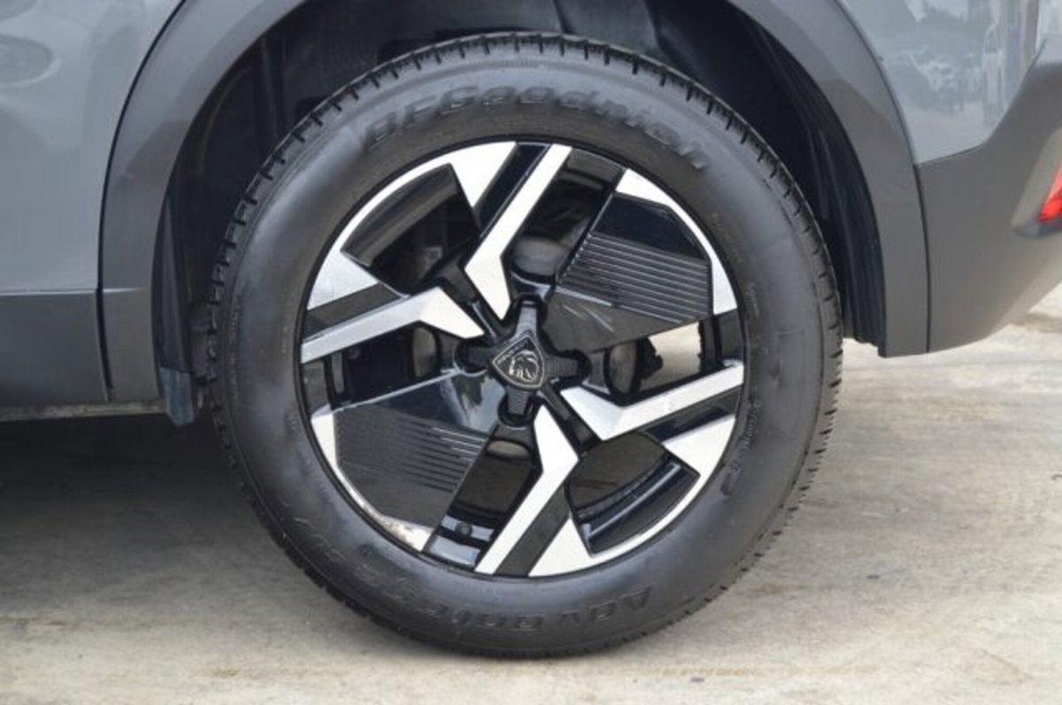Peugeot 2008 1.2 puretech Allure s&s 130cv eat8 (19)