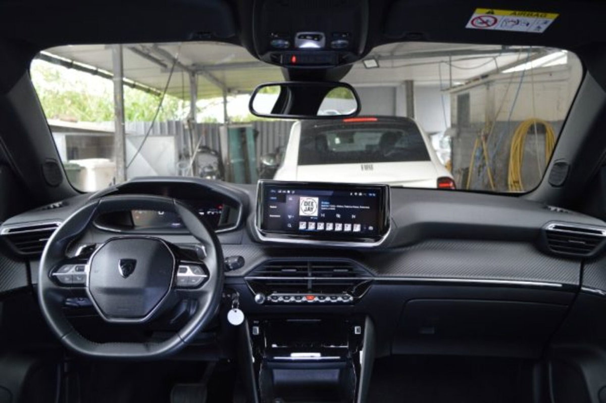Peugeot 2008 1.2 puretech Allure s&s 130cv eat8 (7)