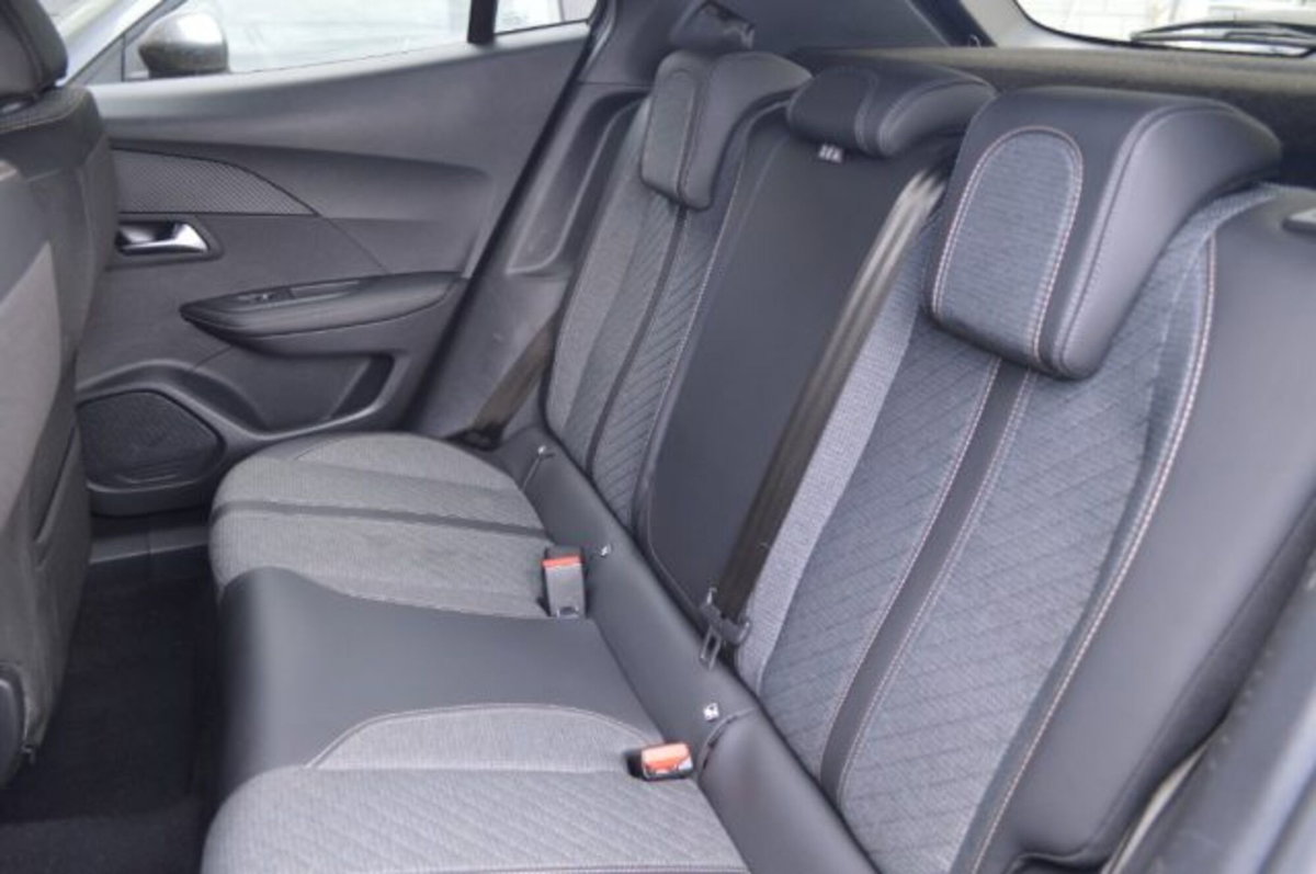 Peugeot 2008 1.2 puretech Allure s&s 130cv eat8 (9)
