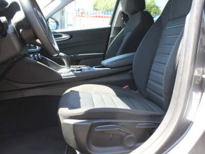 Alfa Romeo Giulia 2.2 Turbodiesel 190 CV AT8 Ti (11)