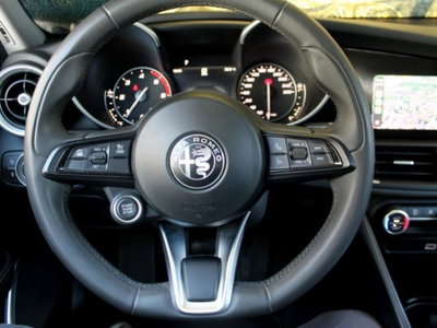 Alfa Romeo Giulia 2.2 Turbodiesel 190 CV AT8 Ti (14)