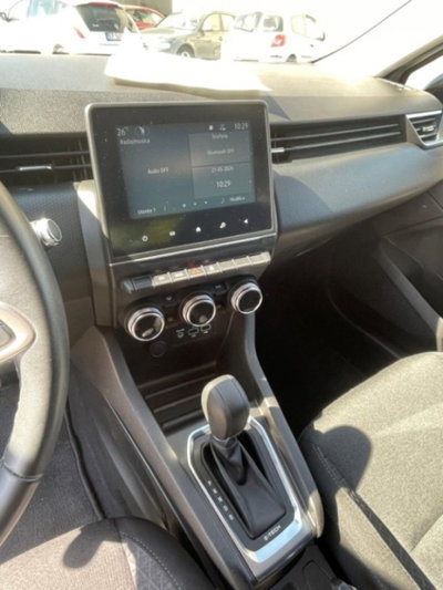 Renault Clio Full Hybrid E-Tech 140 CV 5 porte Zen (10)