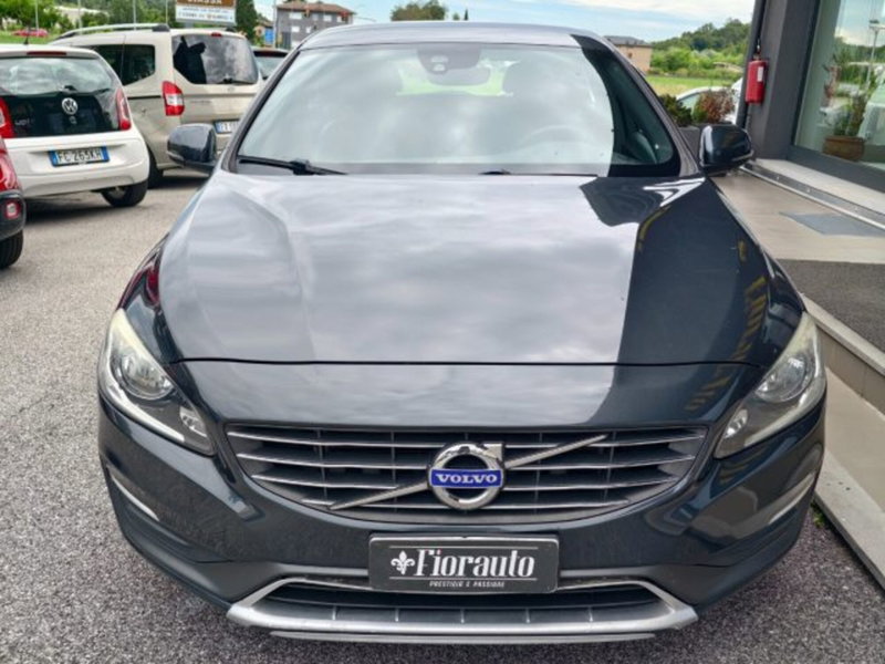 Volvo V60 D4 R-design Momentum