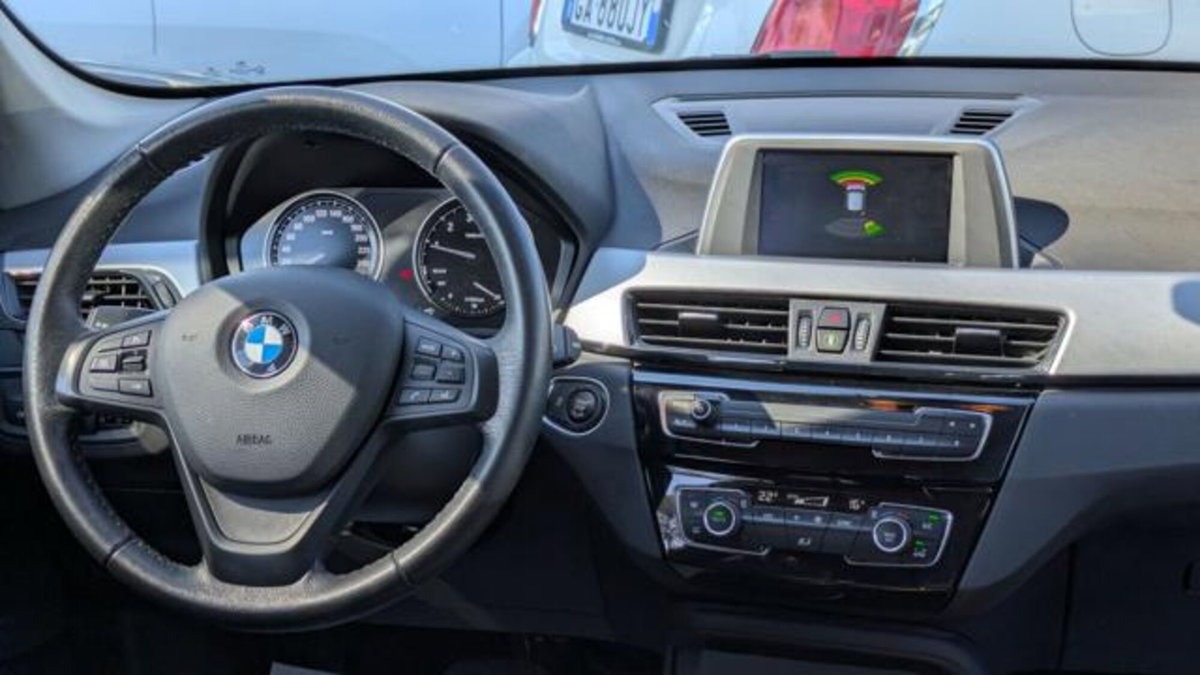 BMW X1 sDrive 18i Msport (8)