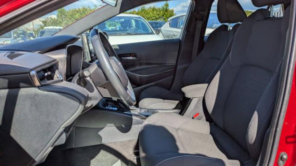 Toyota Corolla Touring Sports 1.8h GR Sport auto (11)