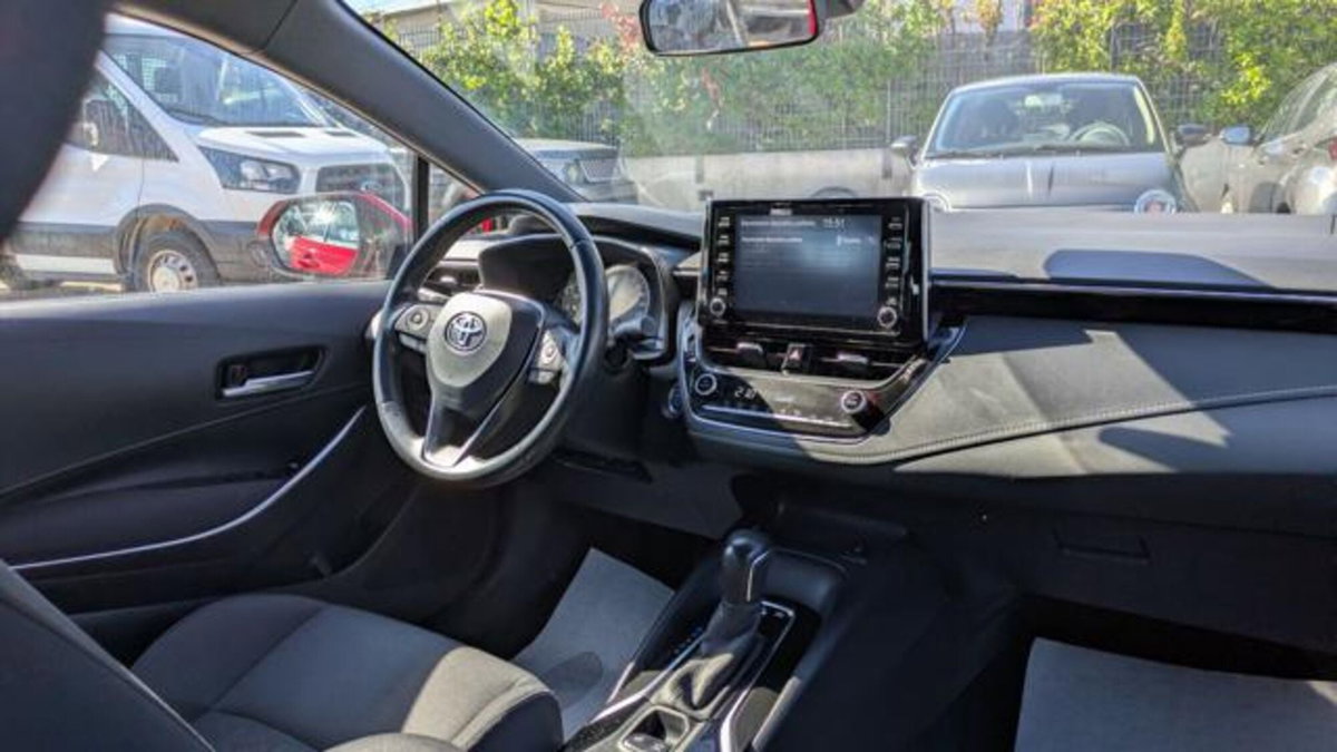 Toyota Corolla Touring Sports 1.8h Active auto (8)