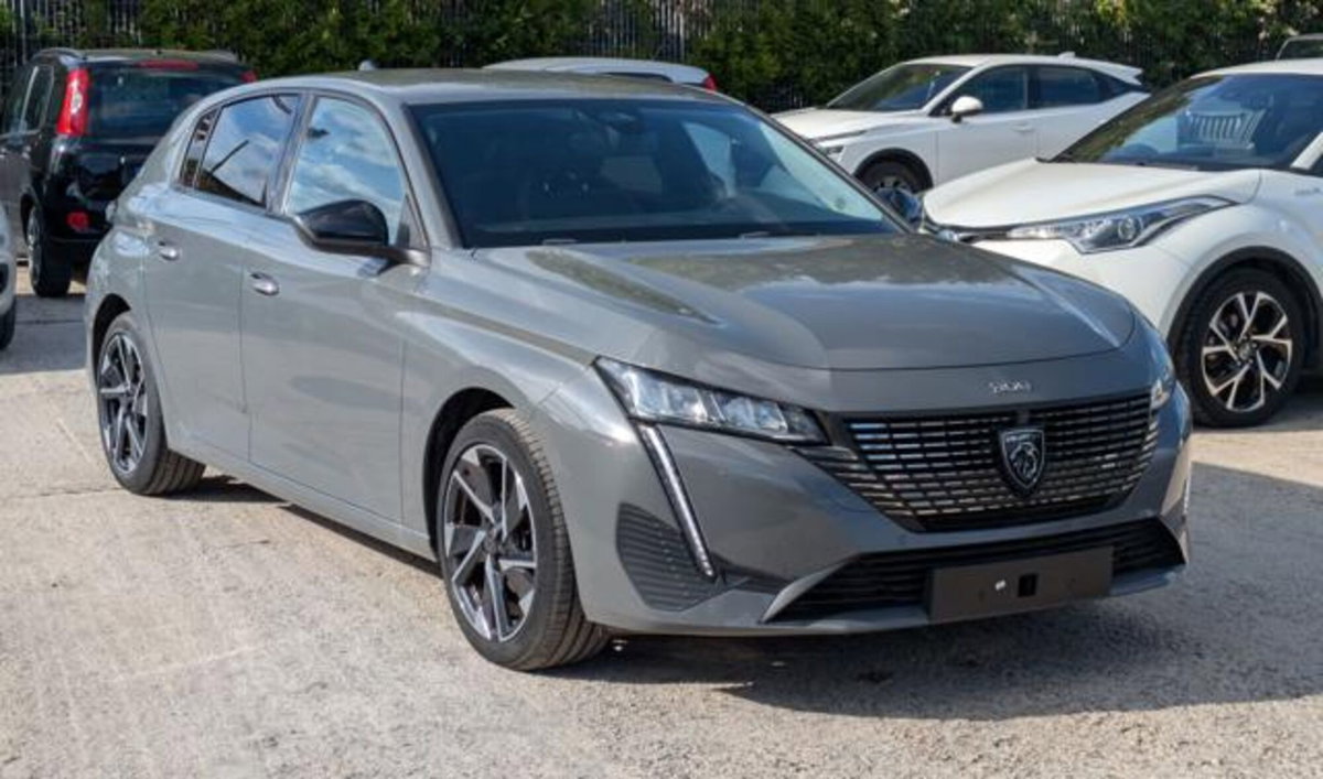 Peugeot 308 1.2 puretech t Allure s&s 130cv (2)