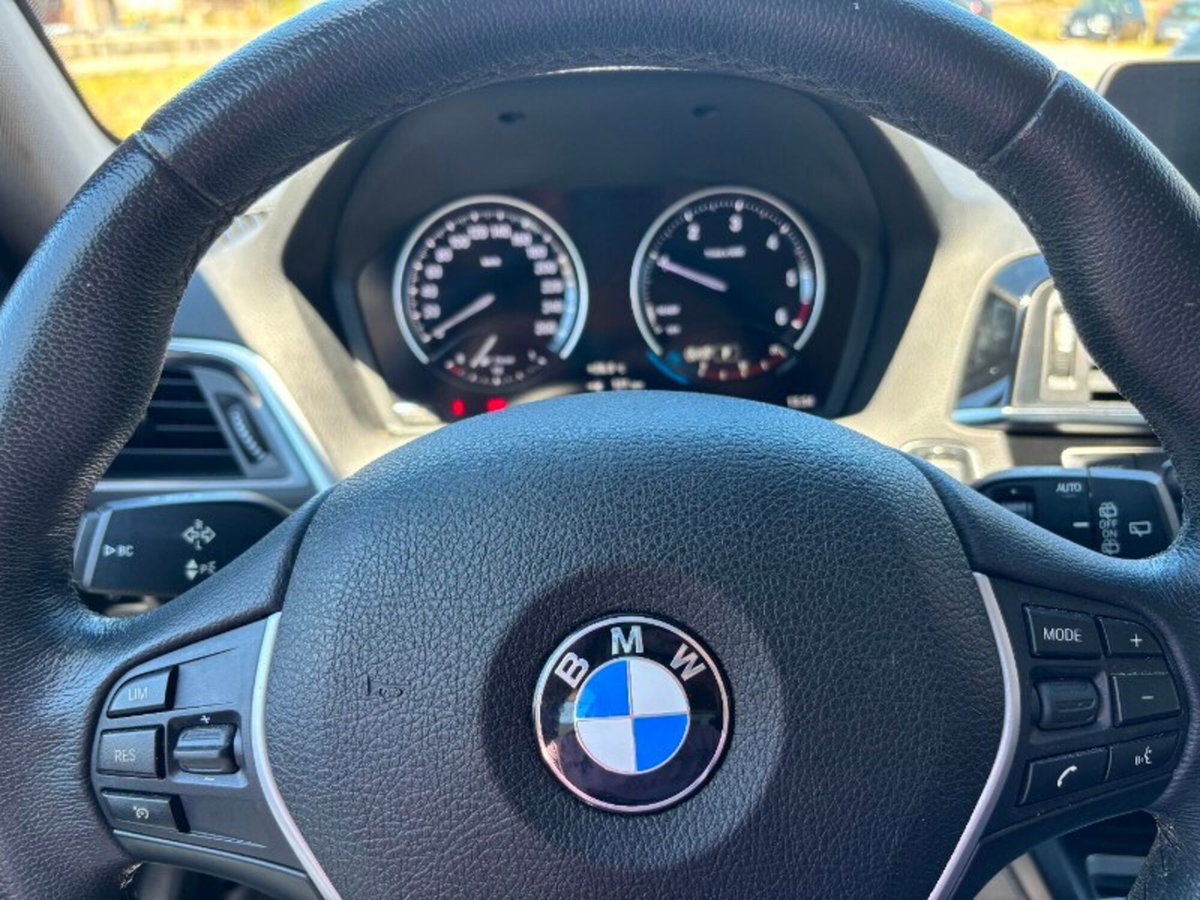 BMW Serie 1 5p. 116d 5p. Business (10)