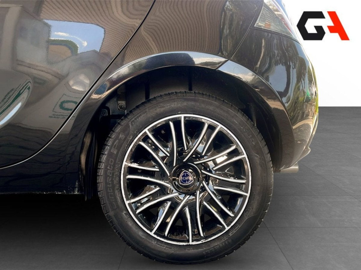 Lancia Ypsilon 1.0 FireFly 5 porte S&S Hybrid Gold Plus (10)