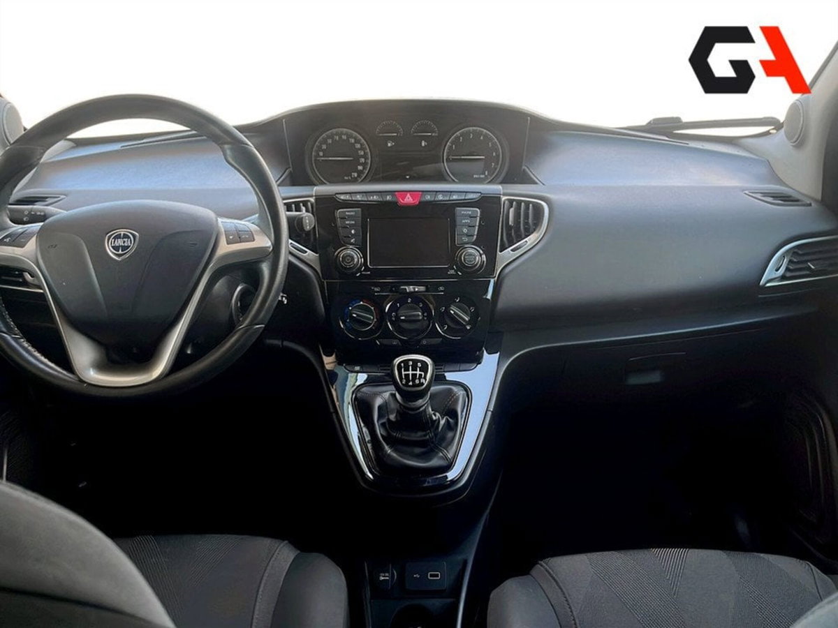 Lancia Ypsilon 1.0 FireFly 5 porte S&S Hybrid Gold Plus (18)