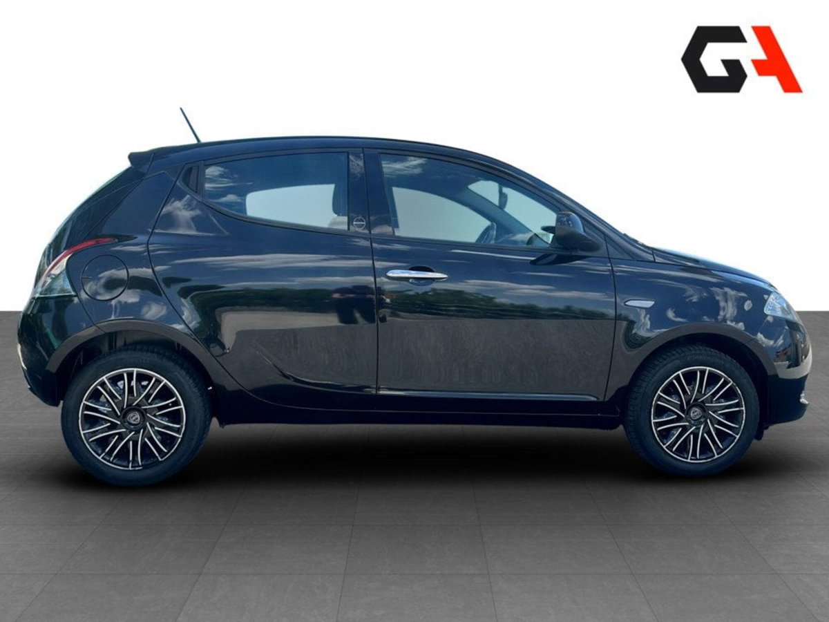 Lancia Ypsilon 1.0 FireFly 5 porte S&S Hybrid Gold Plus (4)