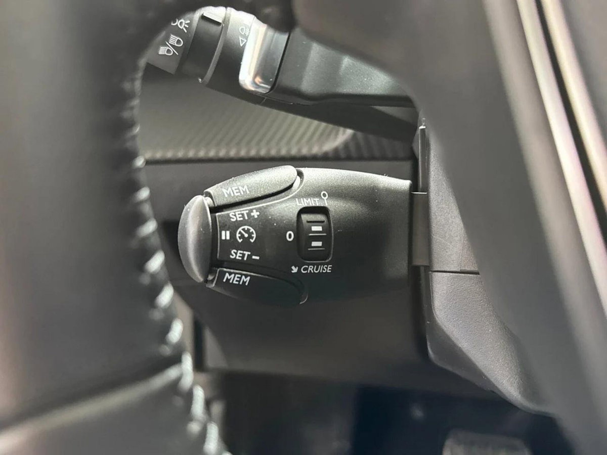 Peugeot 2008 PureTech 130 S&S EAT8 Allure Pack (10)
