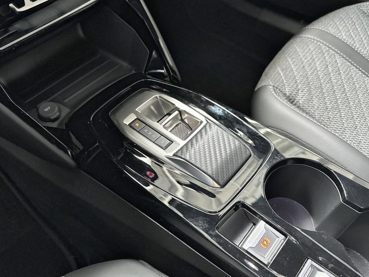Peugeot 2008 PureTech 130 S&S EAT8 Allure Pack (7)