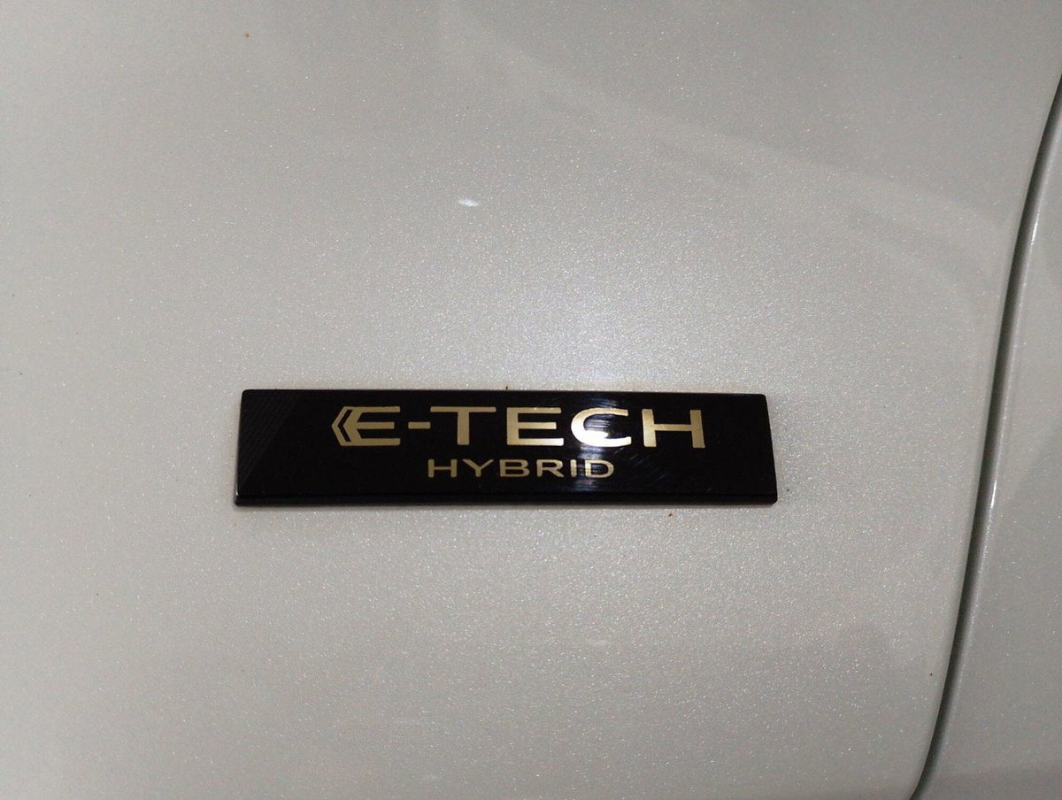 Renault Captur Full Hybrid E-Tech 145 CV Techno (11)