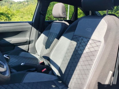 Volkswagen Taigo 1.0 tsi R-Line 115cv (15)
