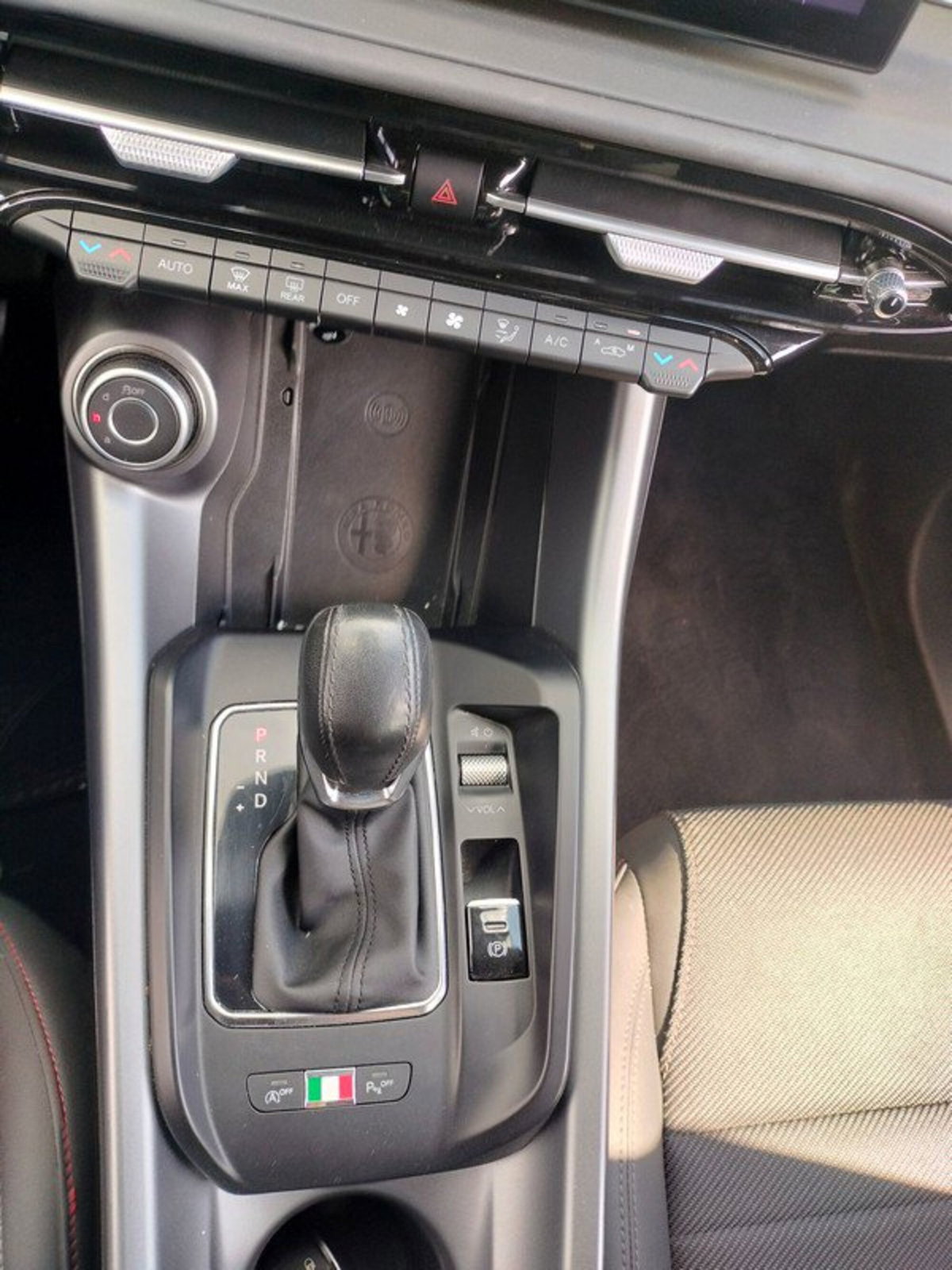 Alfa Romeo Tonale 1.6 Sprint 130cv tct6 (18)