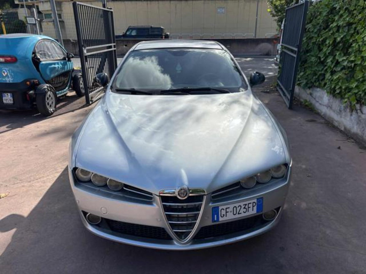 Alfa Romeo 159 2.4 JTDm 20V Exclusive (2)
