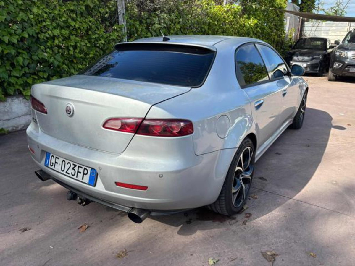 Alfa Romeo 159 2.4 JTDm 20V Exclusive (4)