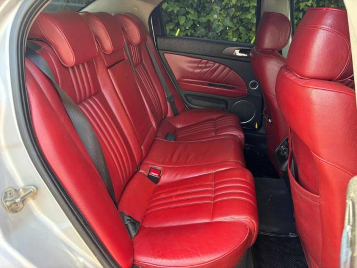 Alfa Romeo 159 2.4 JTDm 20V Exclusive (9)