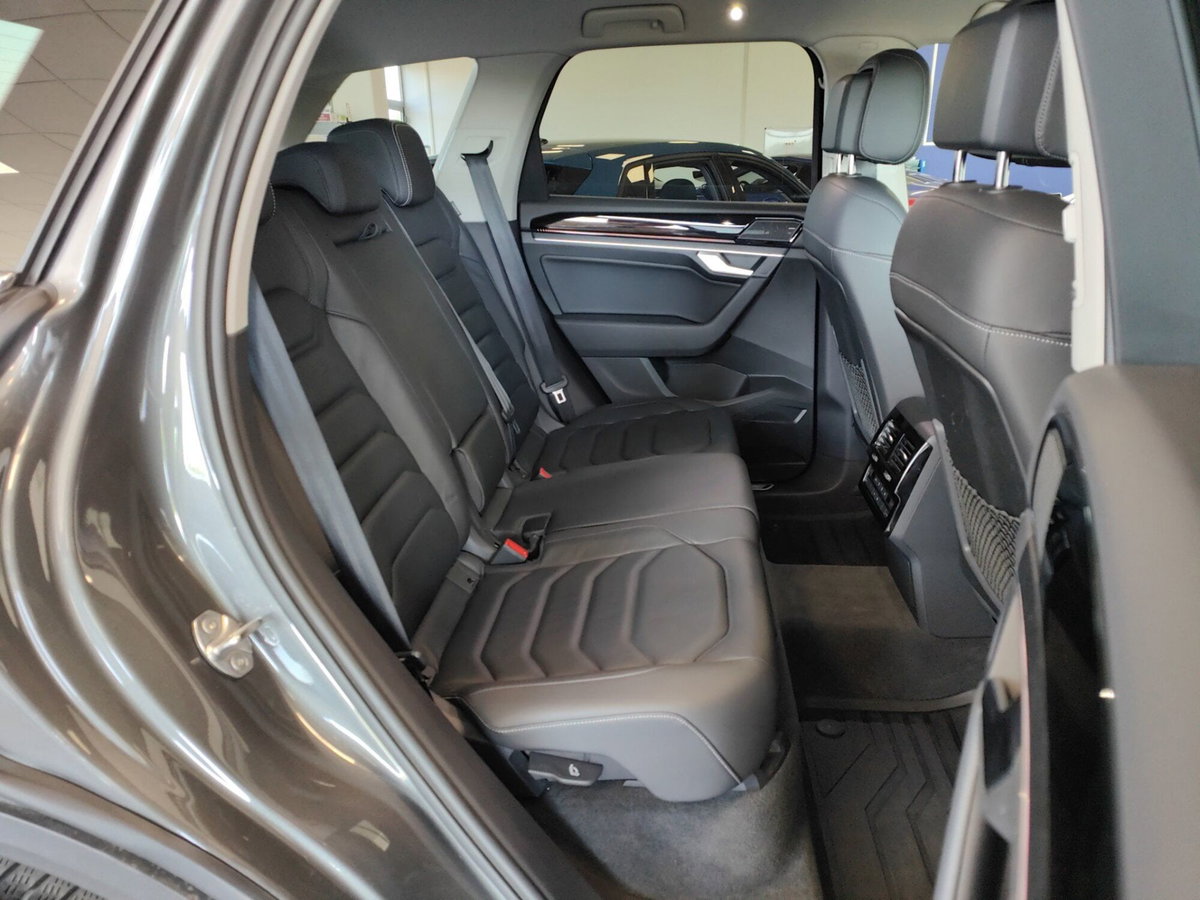Volkswagen Touareg 3.0 V6 TDI SCR (6)