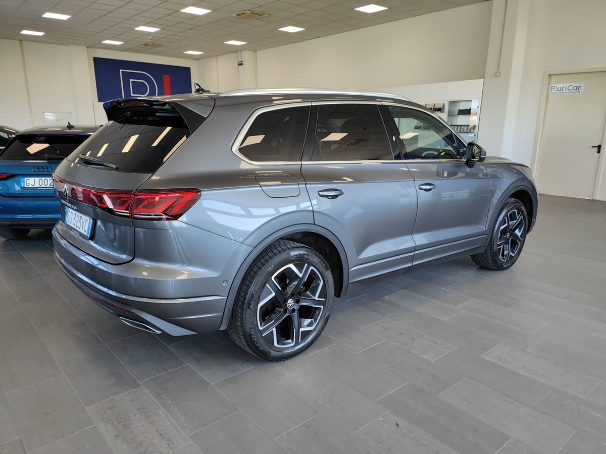 Volkswagen Touareg 3.0 V6 TDI SCR (8)