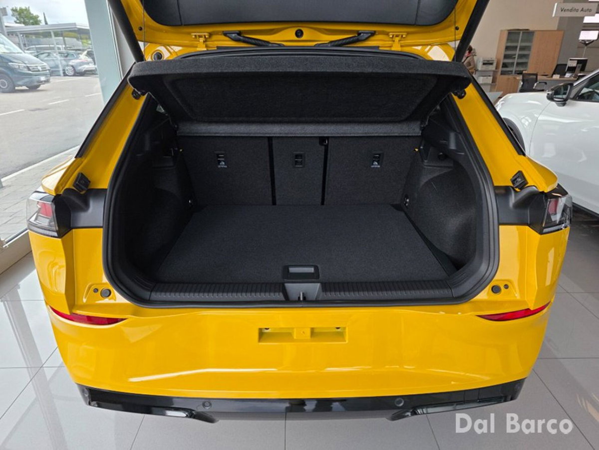 Volkswagen T-Roc 1.5 etsi R-Line 150cv dsg (10)