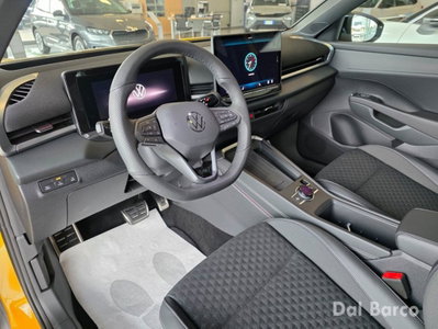 Volkswagen T-Roc 1.5 etsi R-Line 150cv dsg (11)