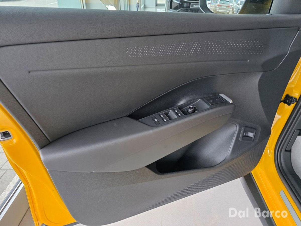 Volkswagen T-Roc 1.5 etsi R-Line 150cv dsg (15)