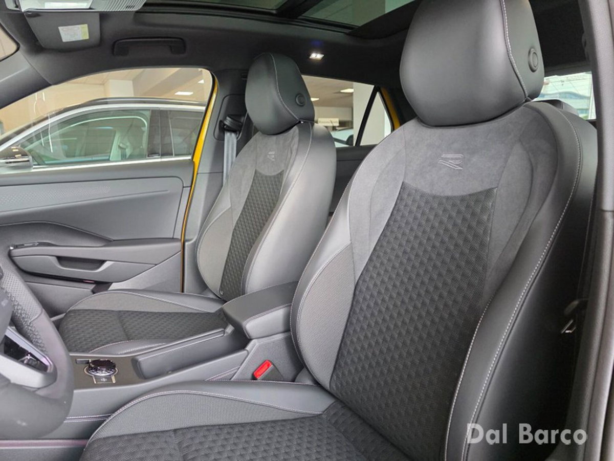 Volkswagen T-Roc 1.5 etsi R-Line 150cv dsg (16)