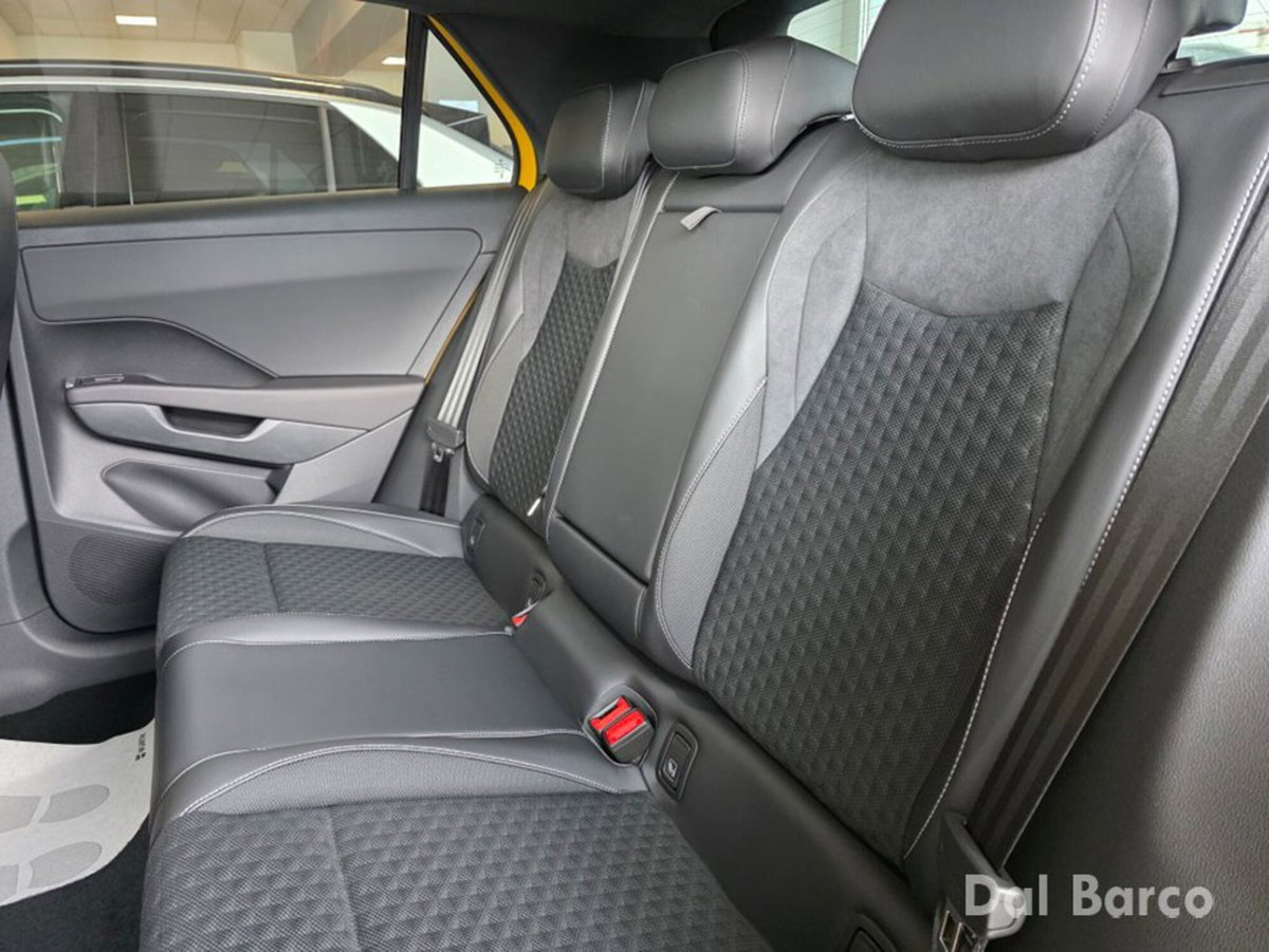 Volkswagen T-Roc 1.5 etsi R-Line 150cv dsg (19)