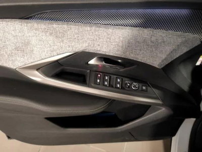 Peugeot 3008 1.2 hybrid GT Exclusive 145cv e-dcs6 (18)