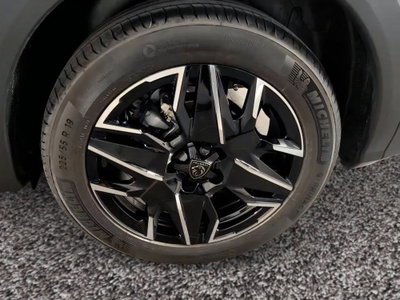 Peugeot 3008 1.2 hybrid GT Exclusive 145cv e-dcs6 (7)