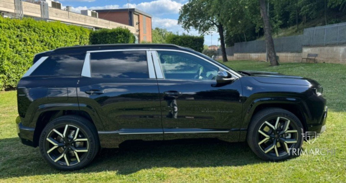Jeep Compass 1.6 turbo e-hybrid phev Business fwd 225cv edct7 (8)